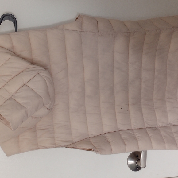Cream Puffer Vest - Picture 3 of 3